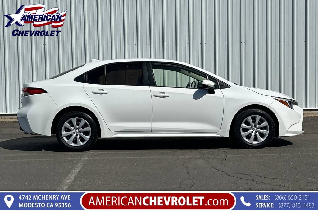 Used 2025 Toyota Corolla LE FWD image 3