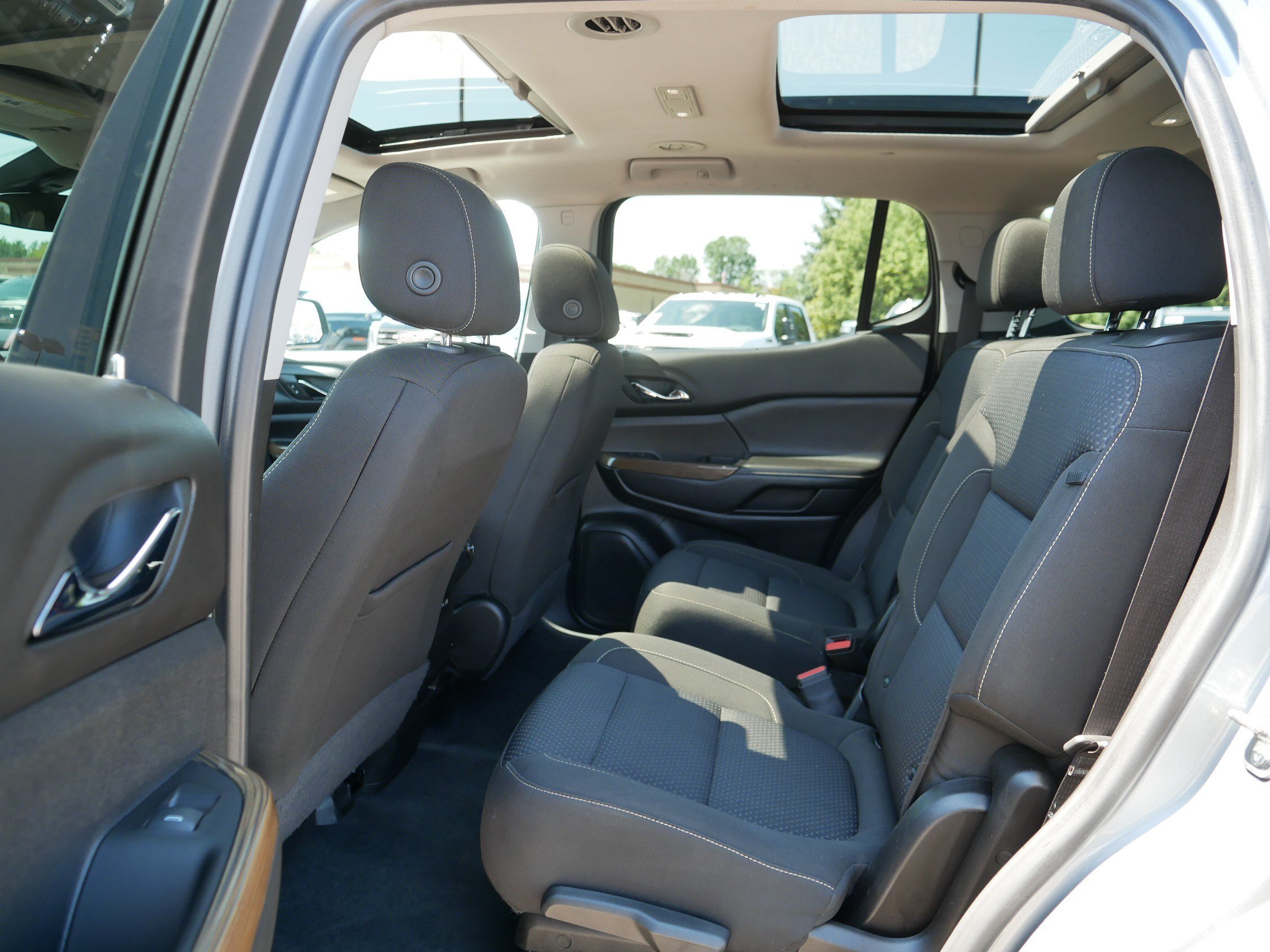 Used 2023 GMC Acadia SLE w/ Driver Convenience Package AWD/4WD image 35