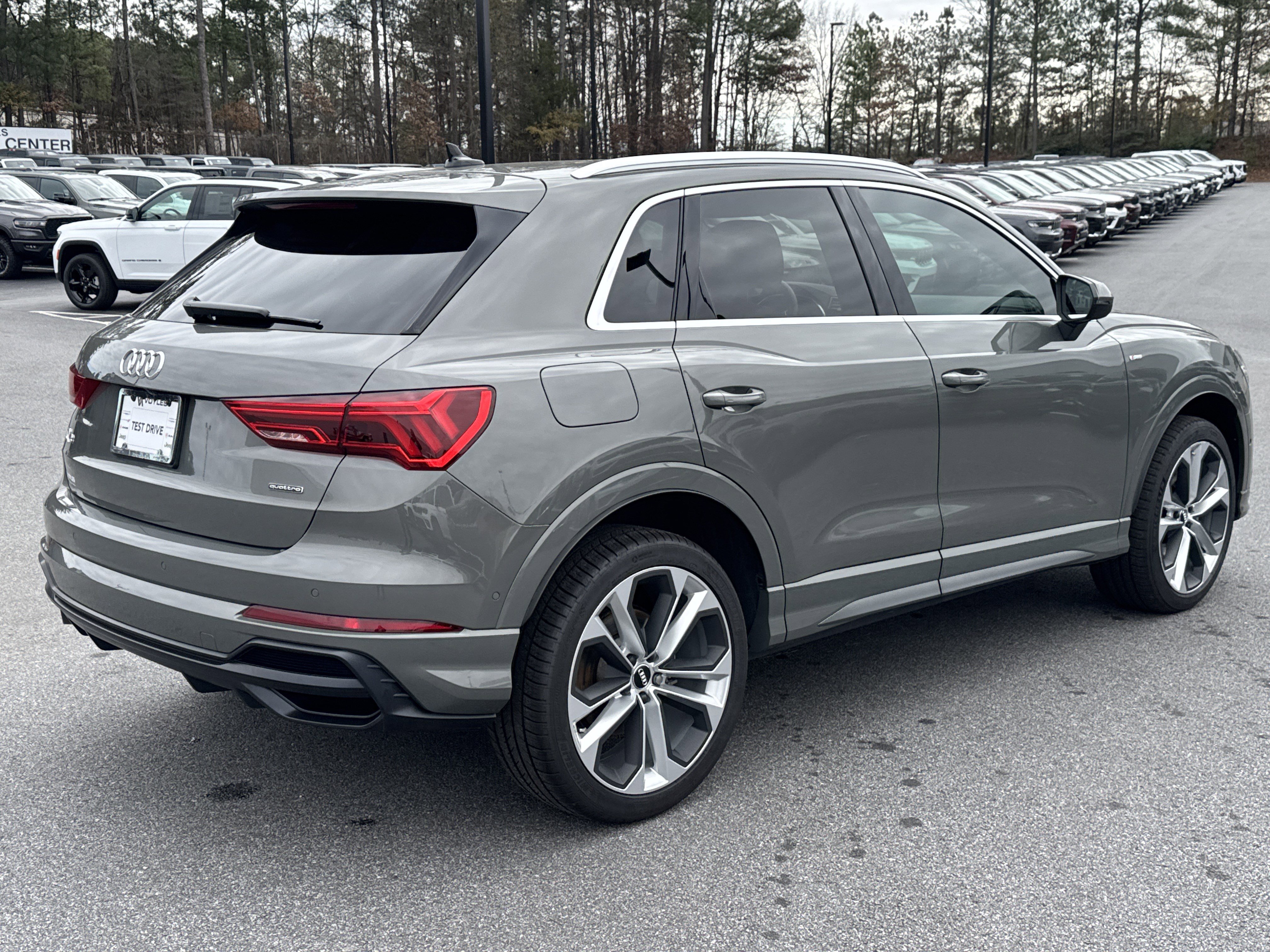 Used 2020 Audi Q3 2.0T Prestige image 3