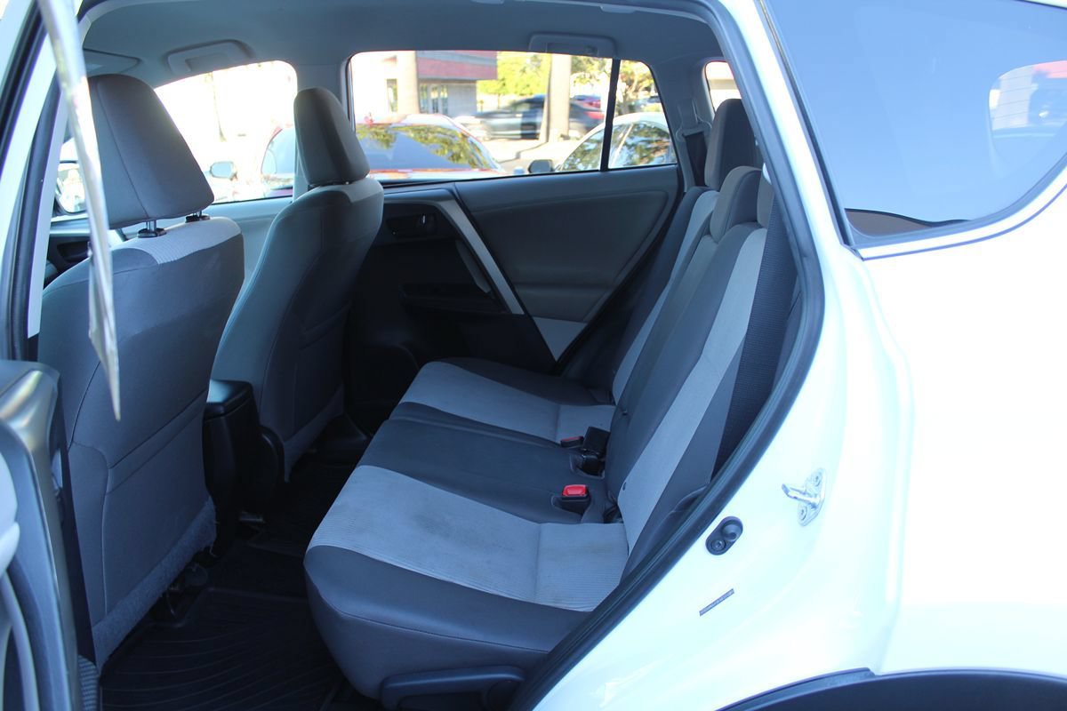 Used 2013 Toyota RAV4 LE AWD/4WD image 22