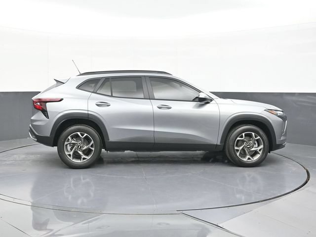 New 2026 Chevrolet Trax LT w/ Driver Confidence Package FWD image 12