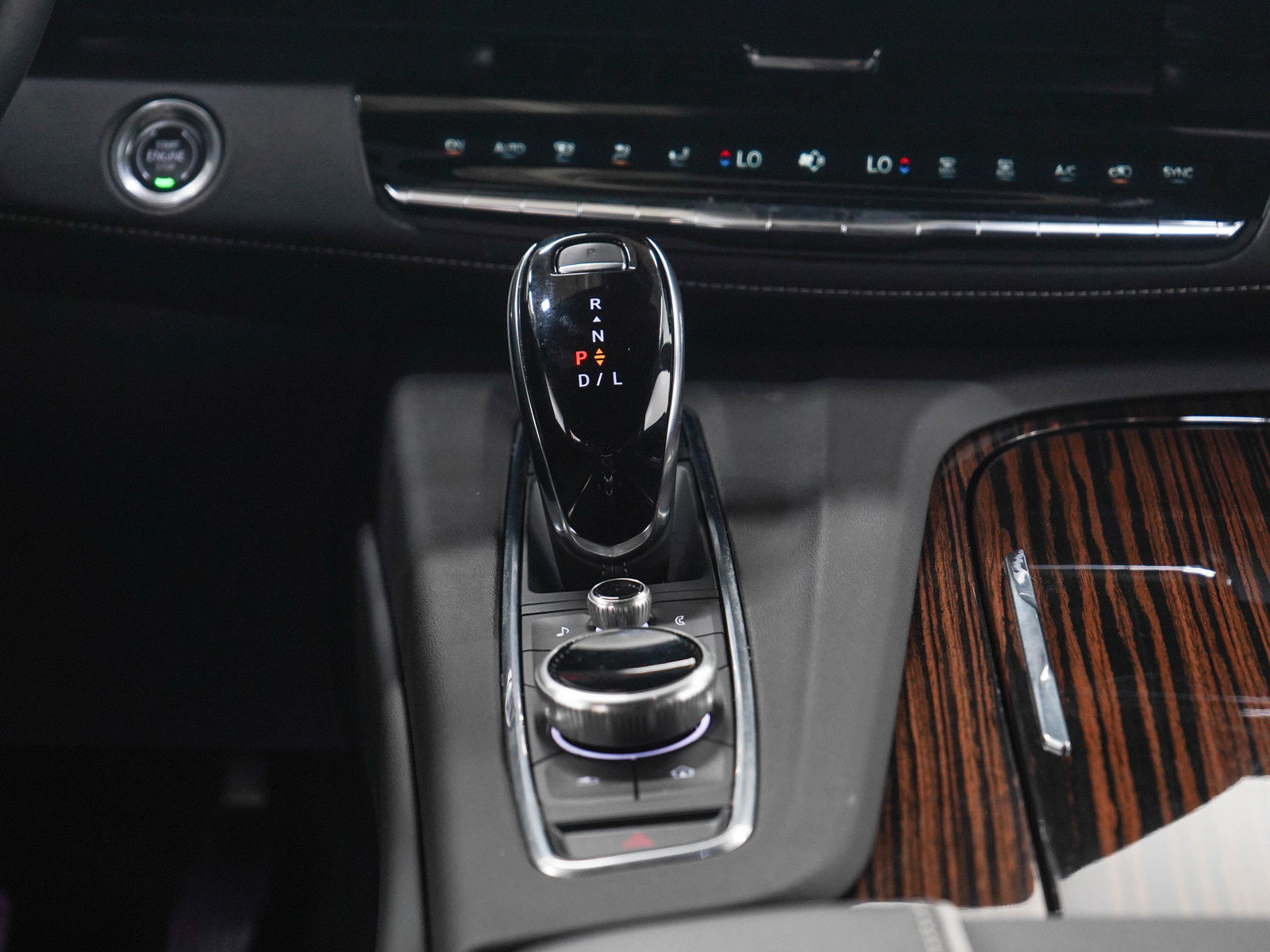 Used 2024 Cadillac Escalade Premium Luxury w/ Performance Package AWD/4WD image 21