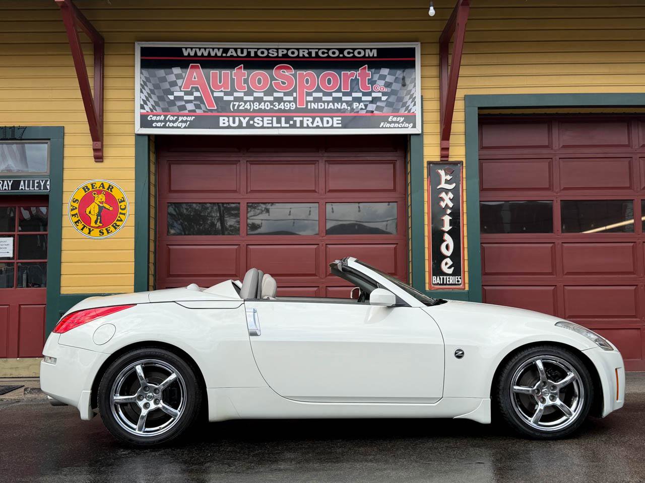 Used 2006 Nissan 350Z Touring RWD image 10