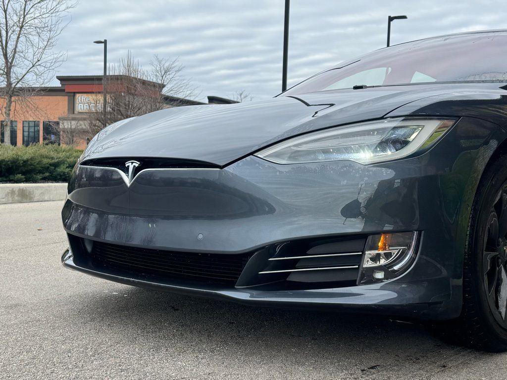 Used 2019 Tesla Model S Performance image 9