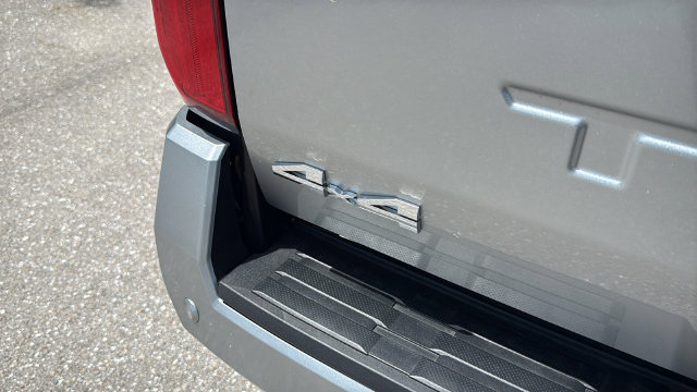 Used 2025 Toyota Tacoma SR5 AWD/4WD image 7