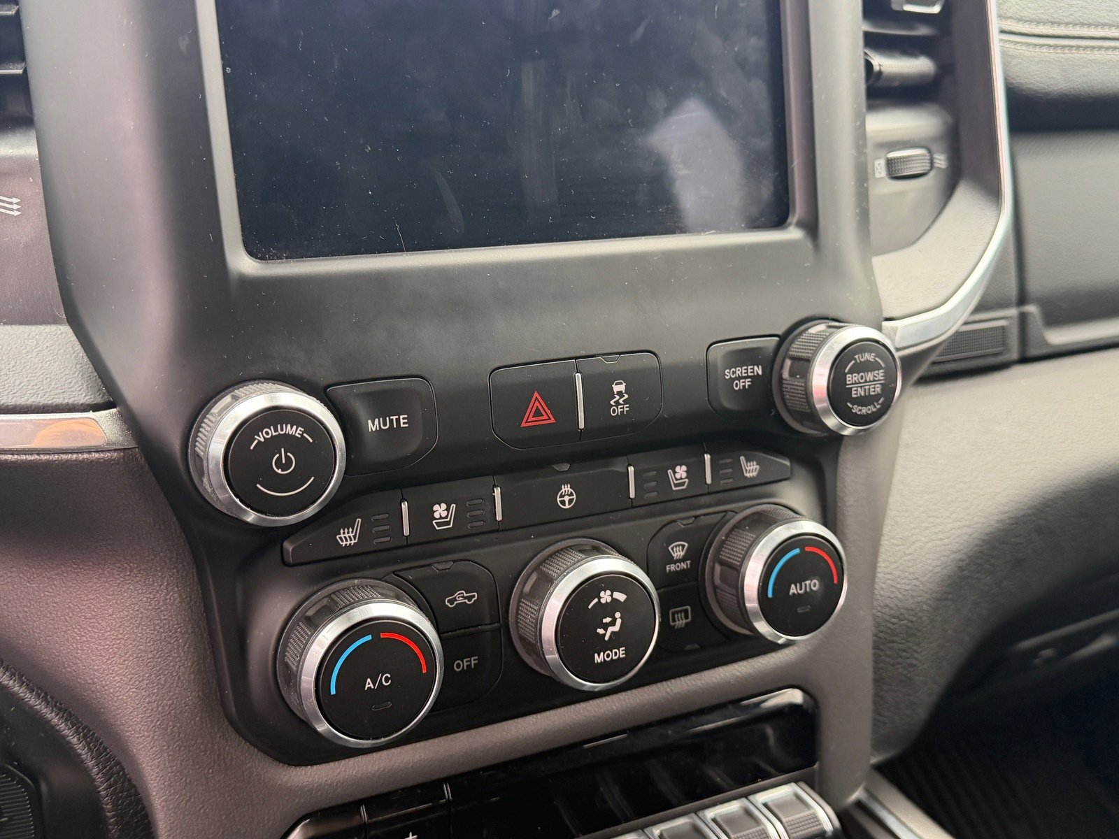 Used 2020 RAM 2500 Laramie AWD/4WD image 9