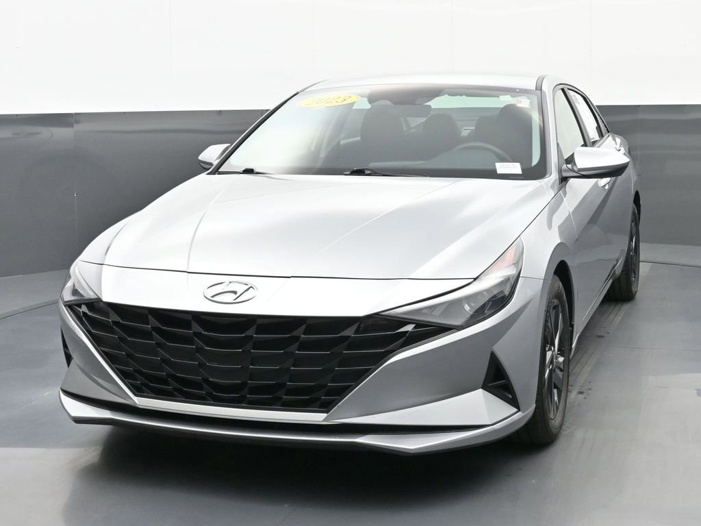Used 2023 Hyundai Elantra SEL w/ Preferred Accessory Package FWD image 7