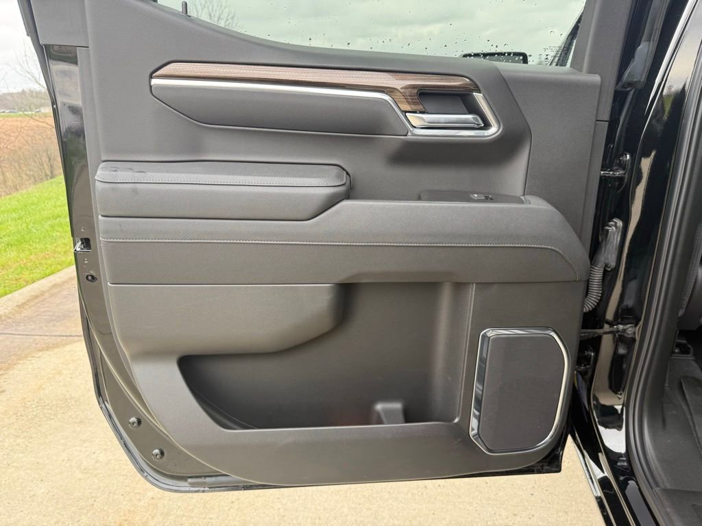 Used 2025 Chevrolet Silverado 1500 RST w/ LPO, Dark Essentials Package image 11