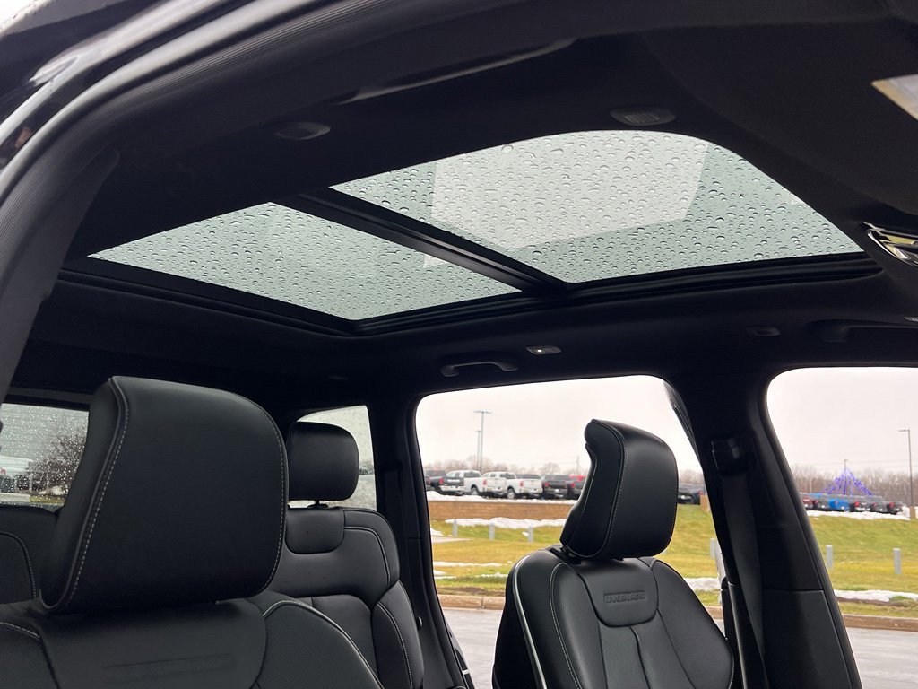 Used 2024 Jeep Grand Cherokee Overland w/ Adv Protech Group III image 33