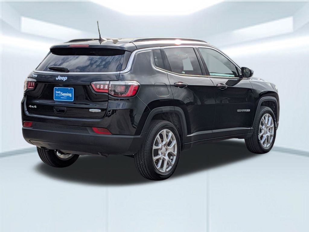 Used 2024 Jeep Compass Latitude AWD/4WD image 6