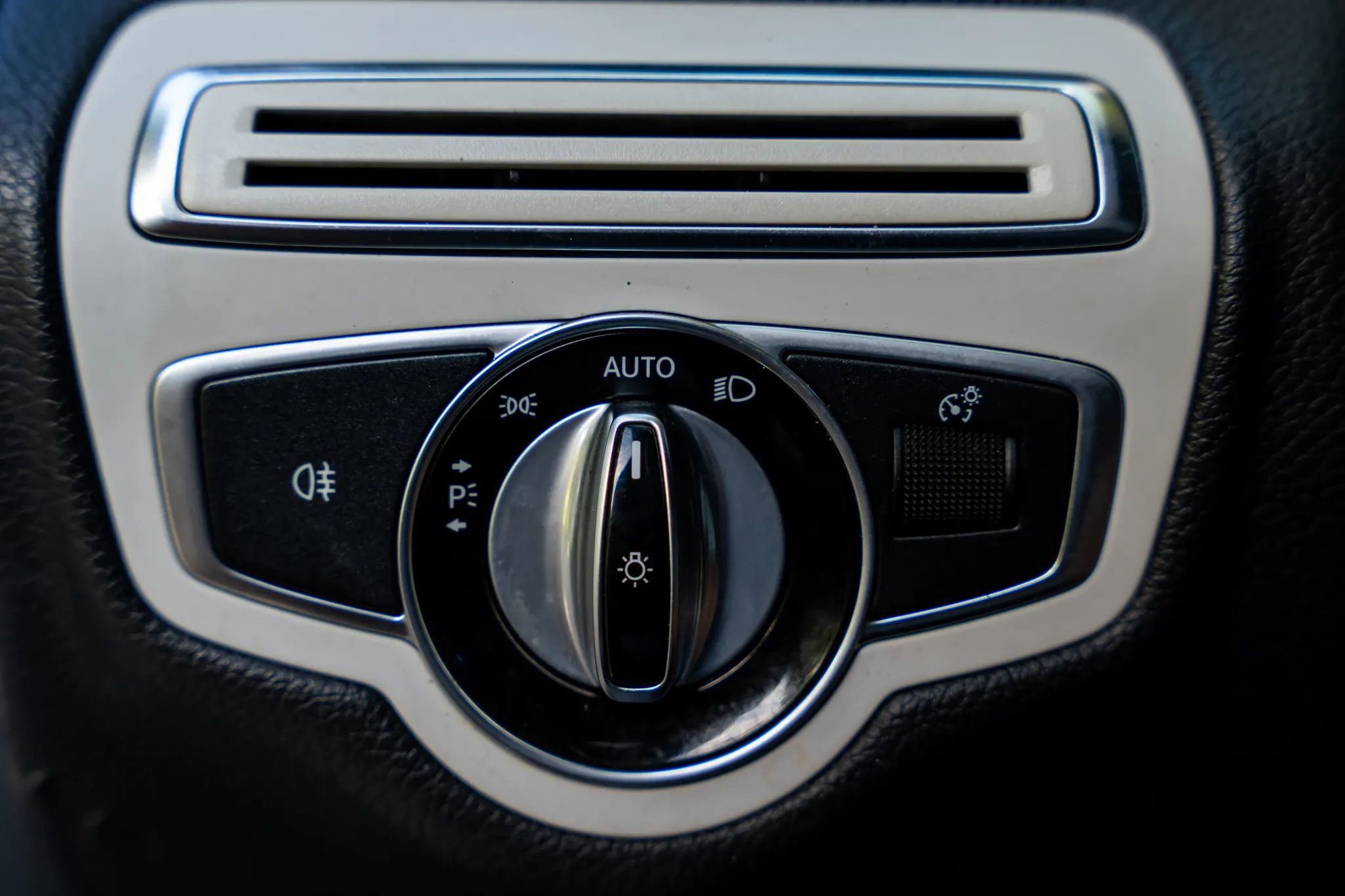 Used 2015 Mercedes-Benz C 300 Sedan w/ Premium 1 Package image 61