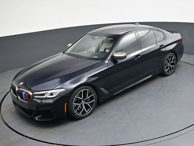 Used 2023 BMW M550i xDrive w/ Dynamic Handling Package image 31