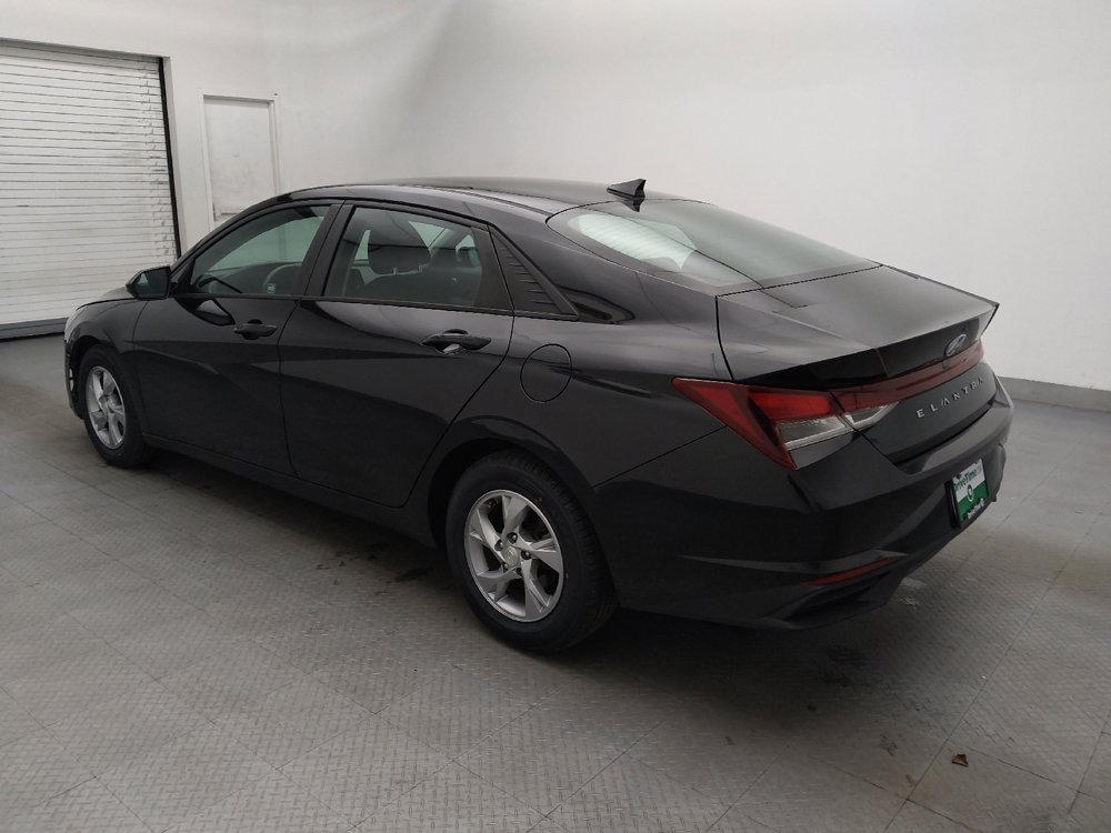 Used 2021 Hyundai Elantra SE w/ Cargo Package image 3