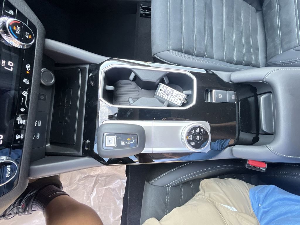 New 2025 Mitsubishi Outlander SE image 20