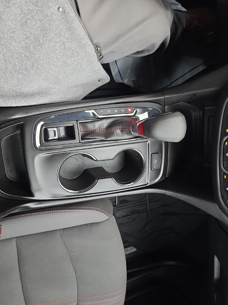 Used 2022 Chevrolet Equinox RS w/ LPO, Floor Liner Package image 26