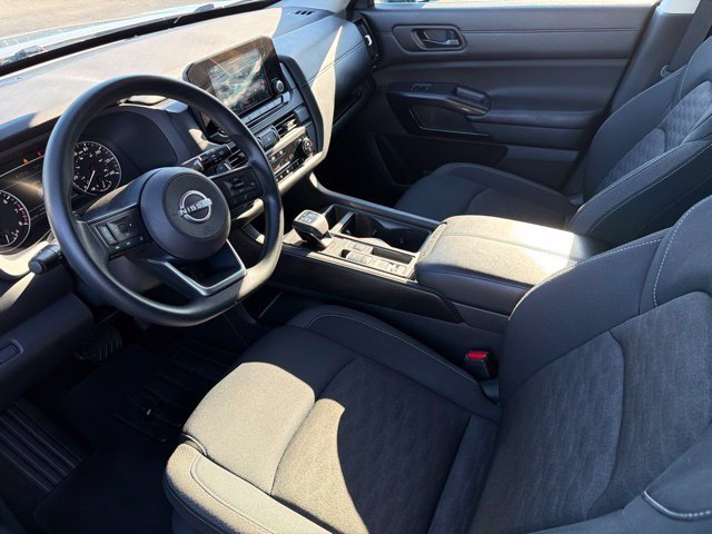 Used 2025 Nissan Pathfinder S FWD image 18