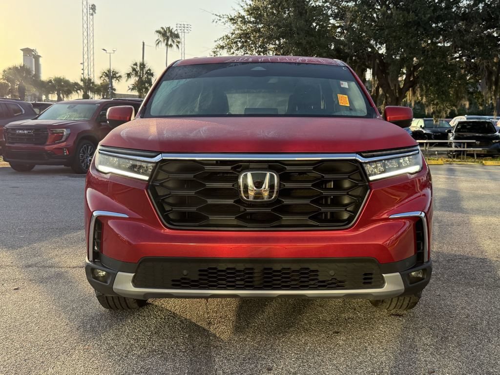 Used 2025 Honda Pilot EX-L image 3