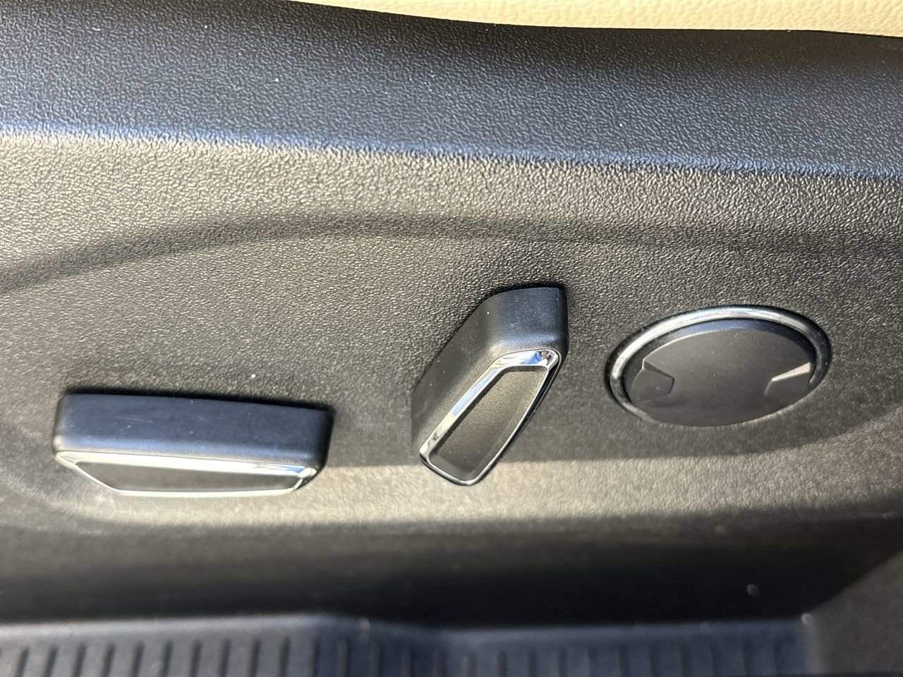 Used 2018 Ford Edge Titanium image 19