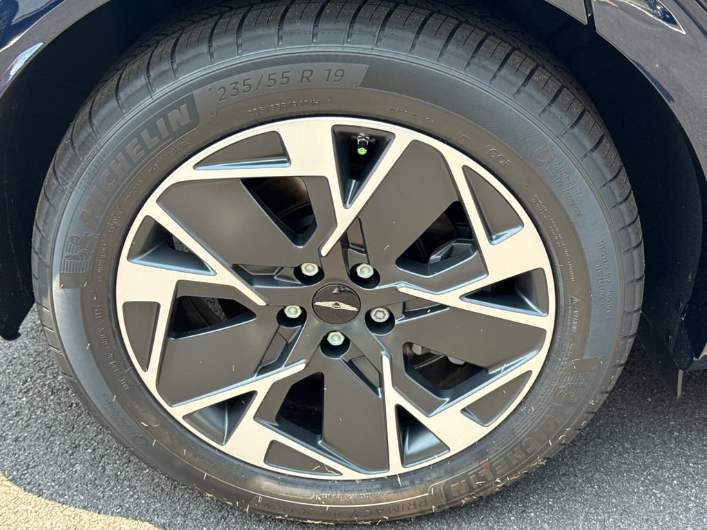 New 2026 Genesis GV60 RWD image 17