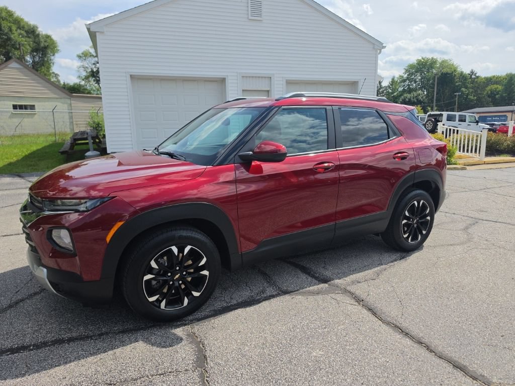 Certified 2023 Chevrolet TrailBlazer LT w/ Convenience Package FWD image 3