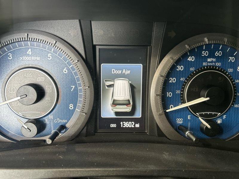 Used 2020 Toyota Sienna XLE w/ XLE Navigation Package image 29