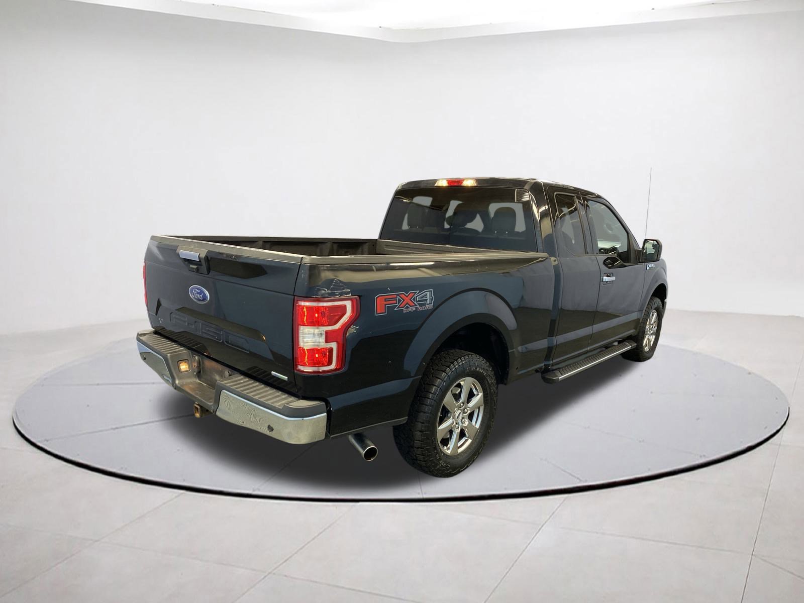 Used 2018 Ford F150 XLT w/ Equipment Group 302A Luxury image 7