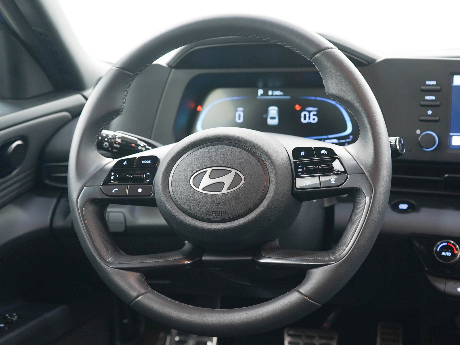 Used 2026 Hyundai Elantra SEL Sport Premium FWD image 15