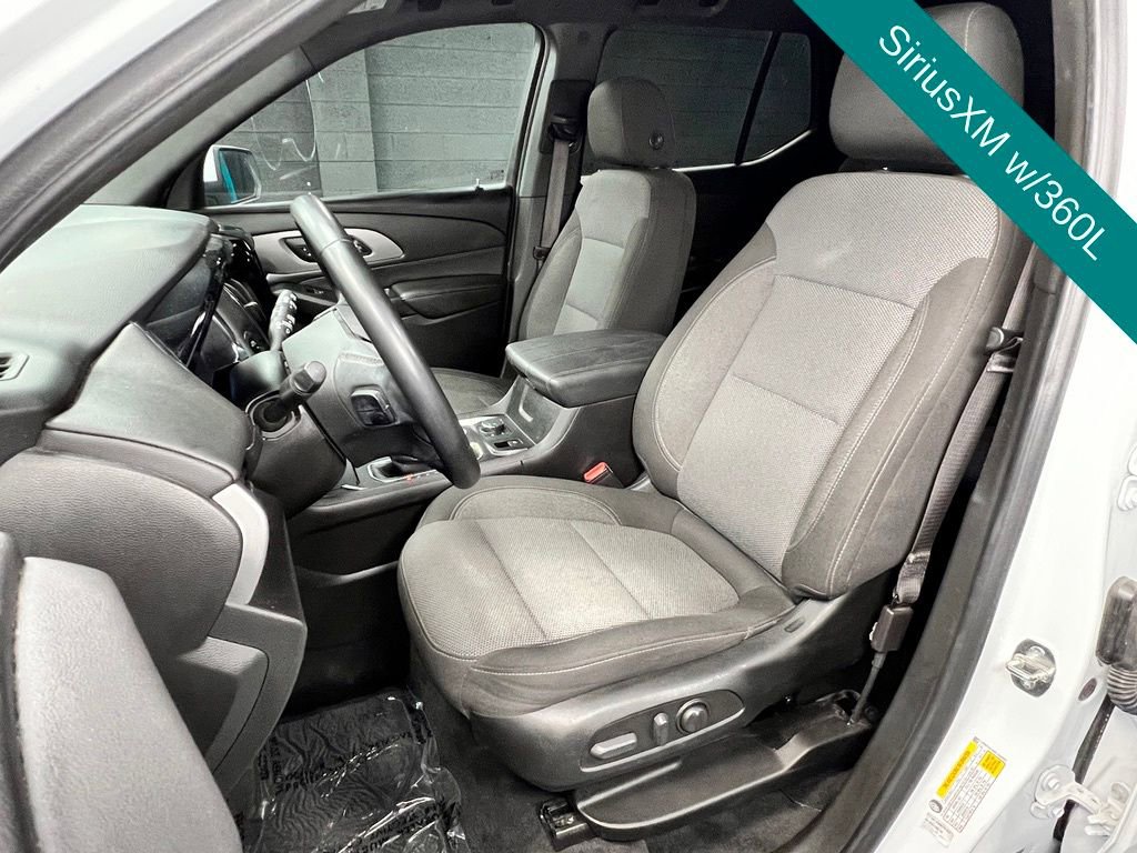 Used 2023 Chevrolet Traverse LT FWD image 5