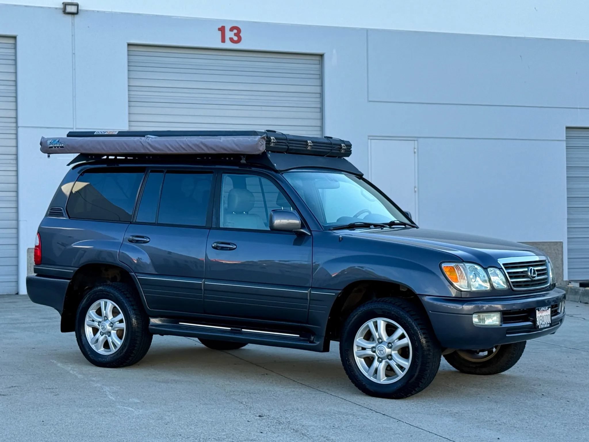 Used 2005 Lexus LX 470 4WD image 3