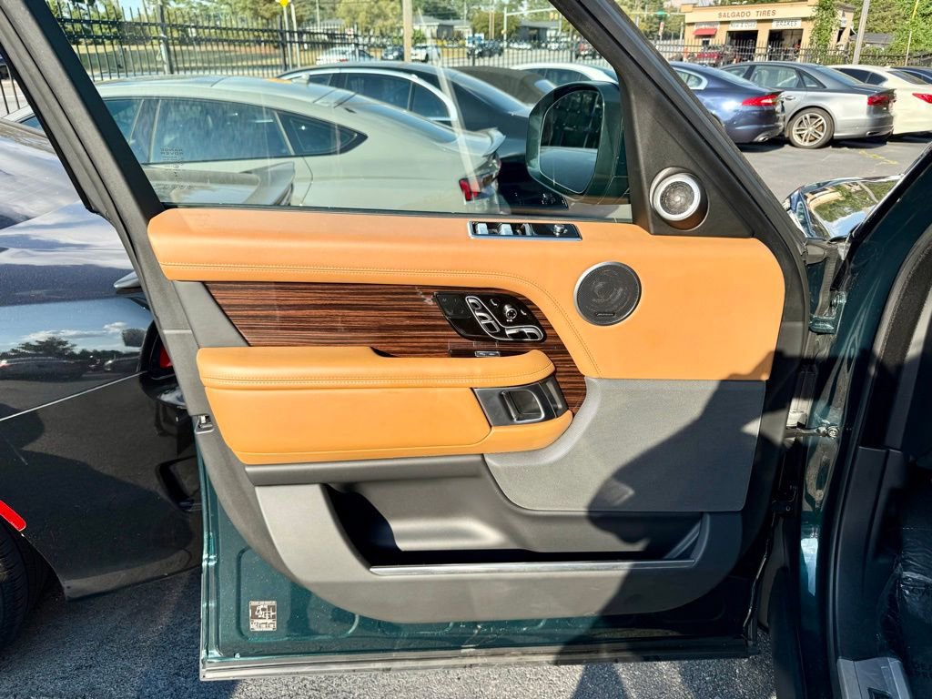 Used 2018 Land Rover Range Rover Autobiography image 9