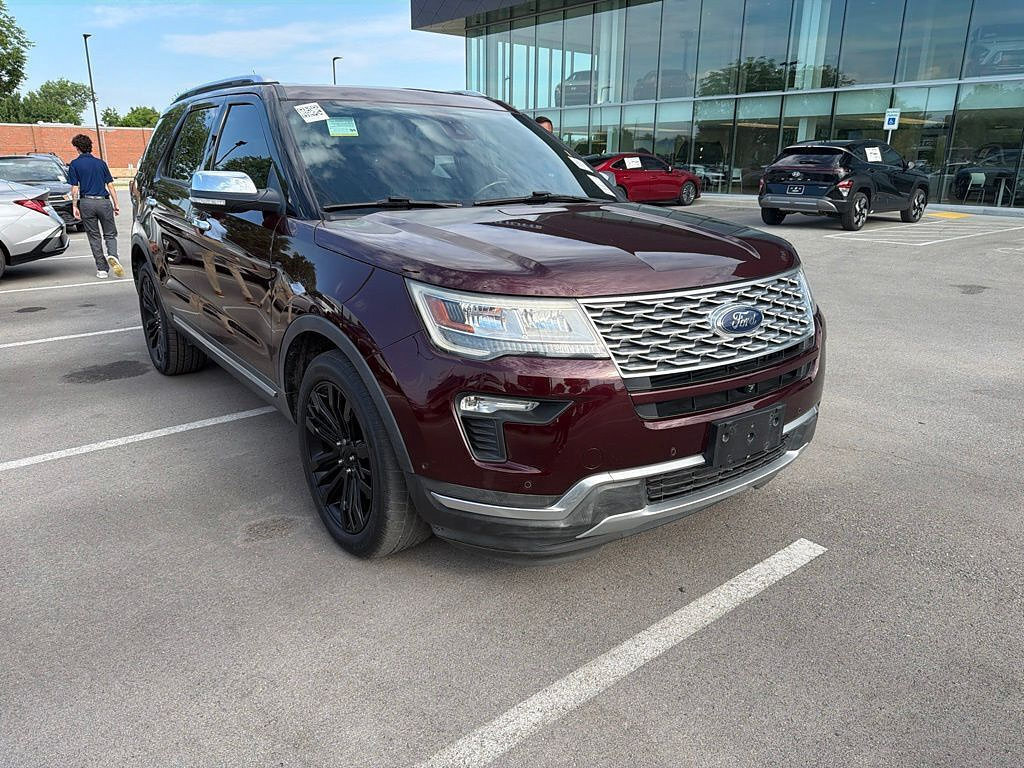 Used 2018 Ford Explorer Platinum AWD/4WD image 2