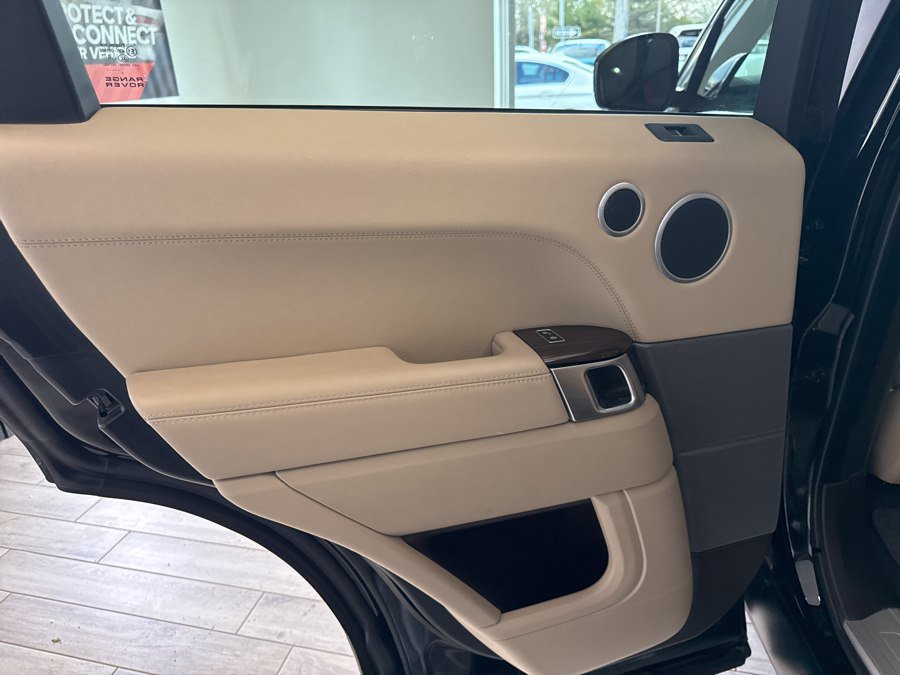Used 2017 Land Rover Range Rover Sport HSE AWD/4WD image 9