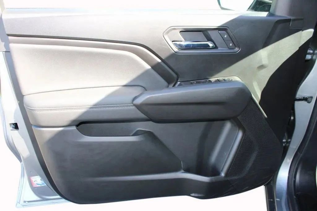 New 2026 GMC Canyon Elevation w/ LPO, Black Badging Package image 10