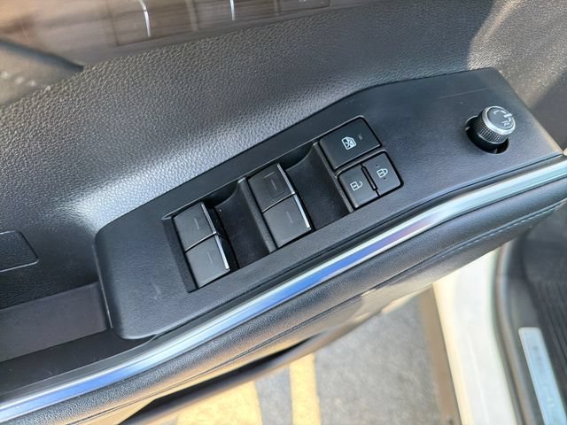 Used 2021 Toyota Highlander Limited AWD/4WD image 17