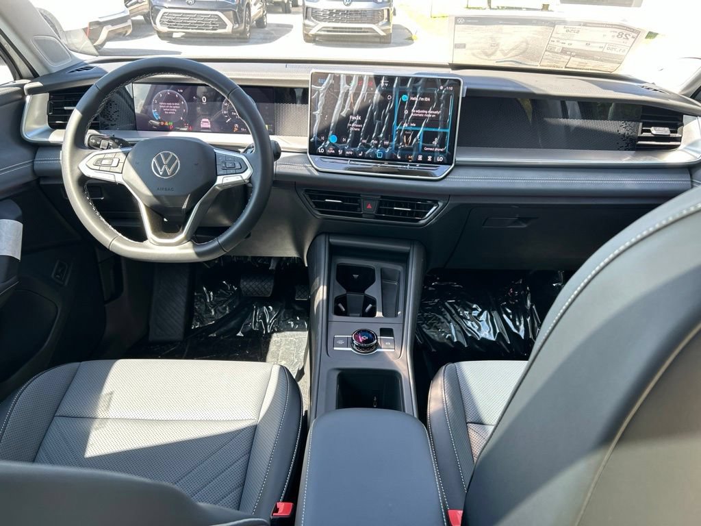 New 2026 Volkswagen Tiguan SE FWD image 10