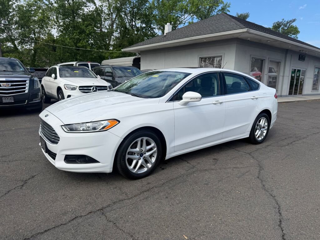 Used 2014 Ford Fusion SE w/ Equipment Group 202A FWD image 3