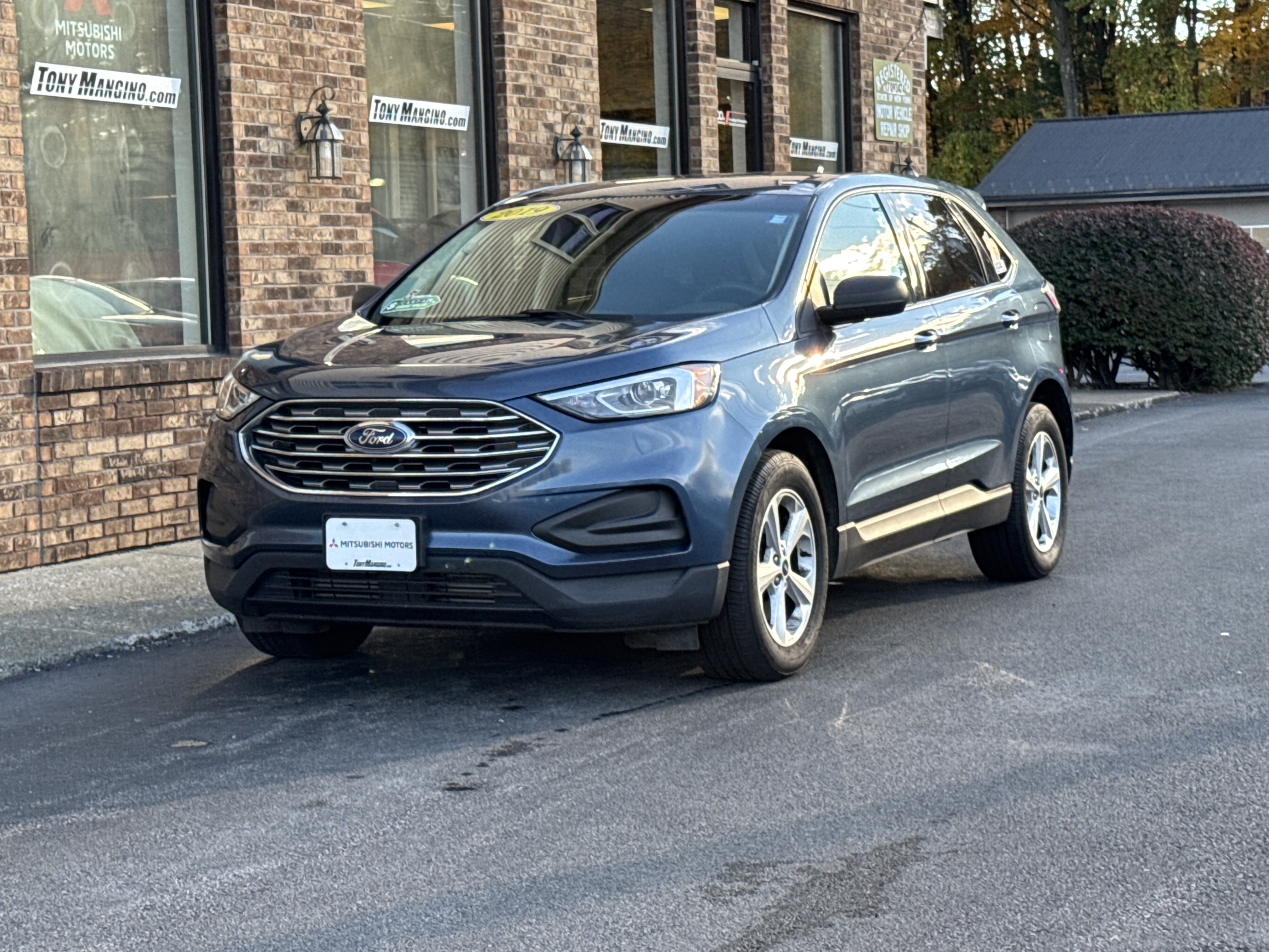 Used 2019 Ford Edge SE image 1