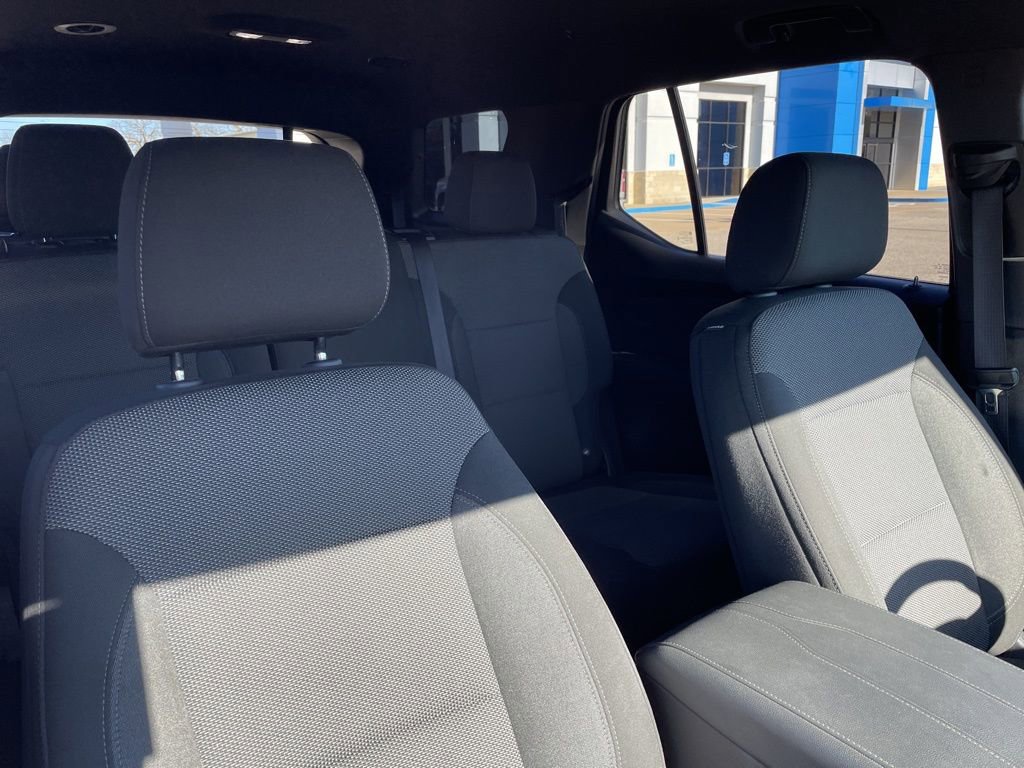 Used 2023 Chevrolet Traverse LT image 30