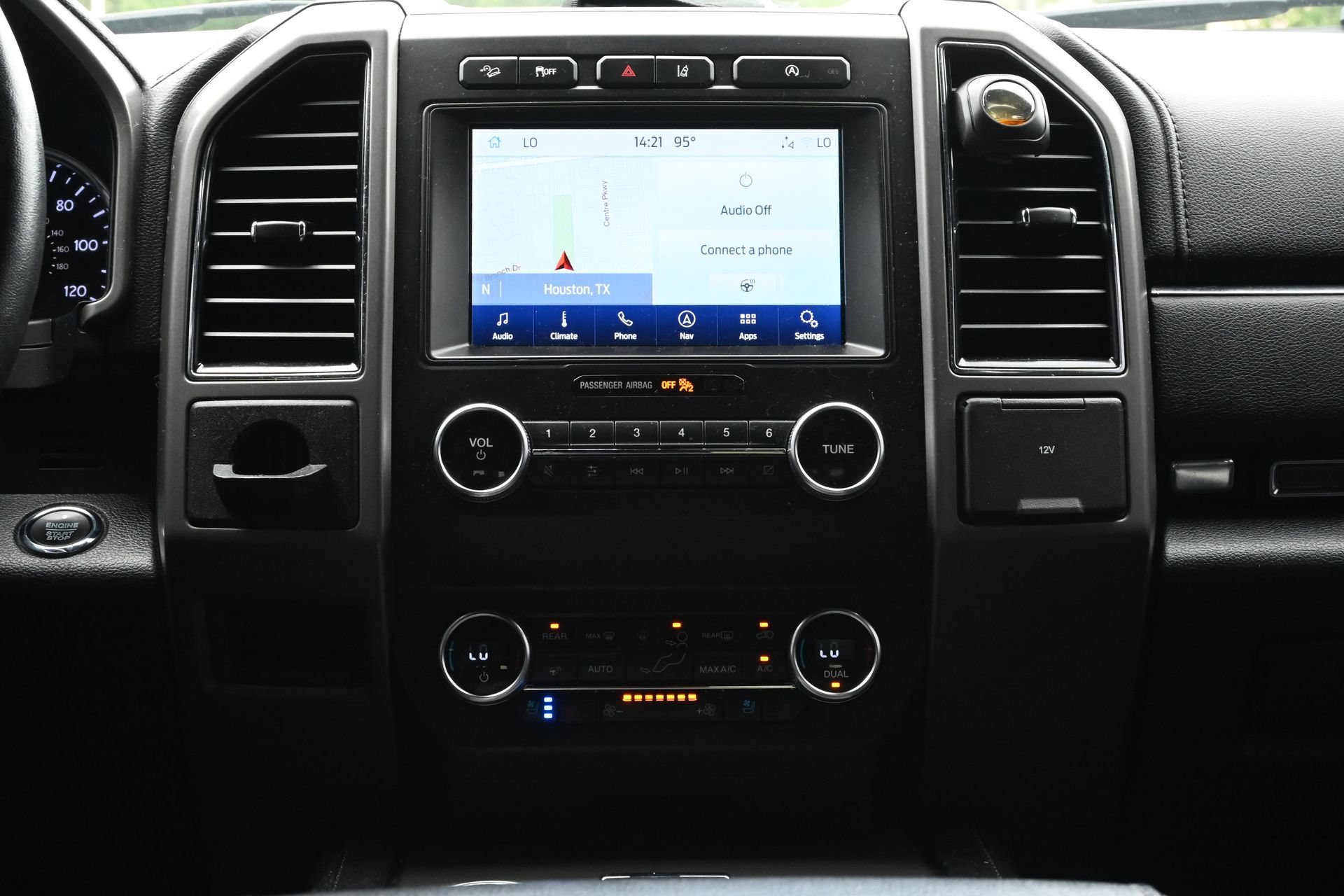 Used 2020 Ford Expedition XLT w/ Equipment Group 202A AWD/4WD image 13
