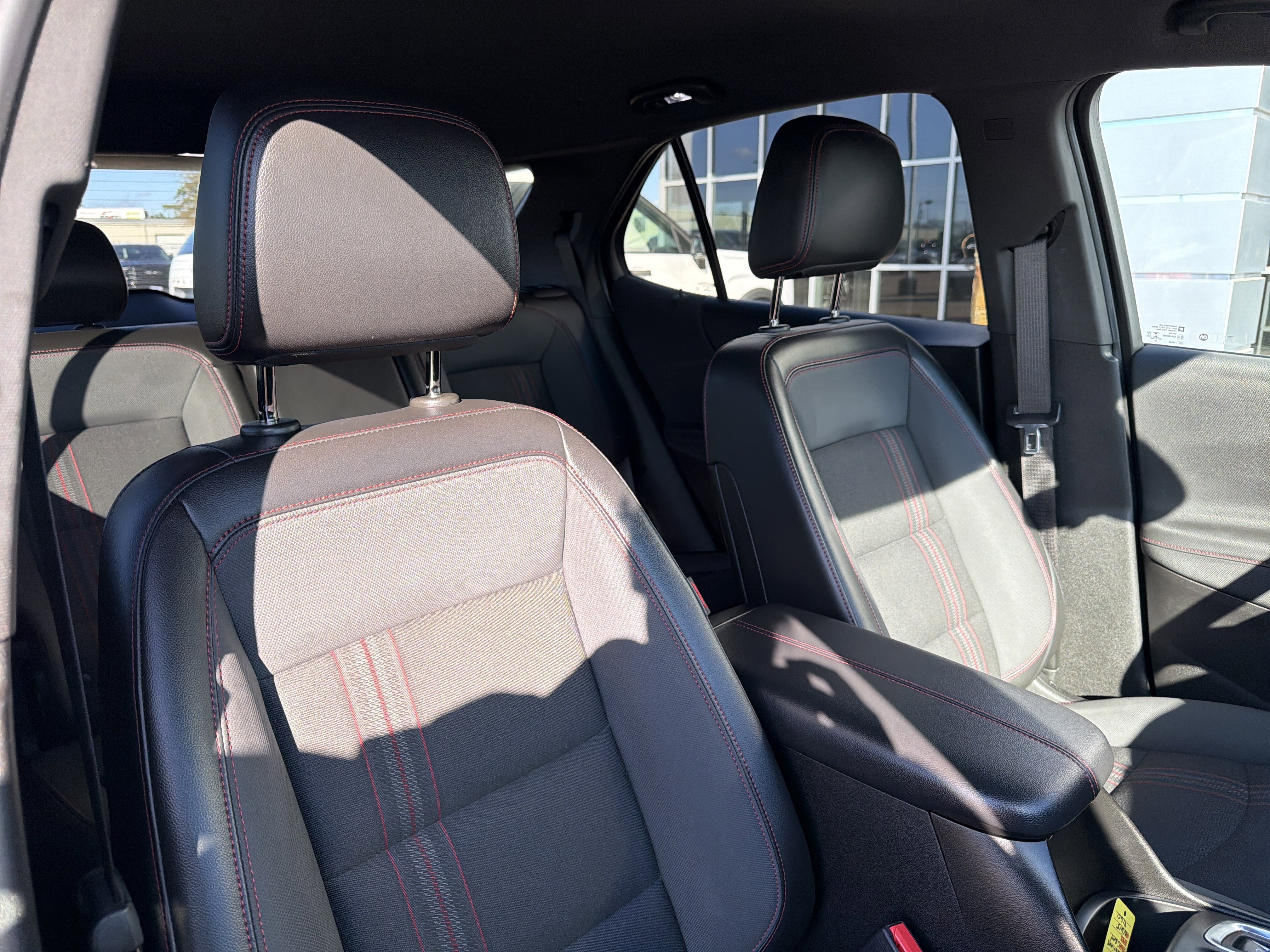 Used 2022 Chevrolet Equinox RS image 7