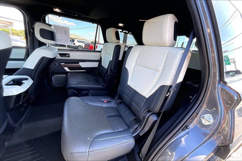 Used 2024 Toyota Sequoia Capstone AWD/4WD image 37