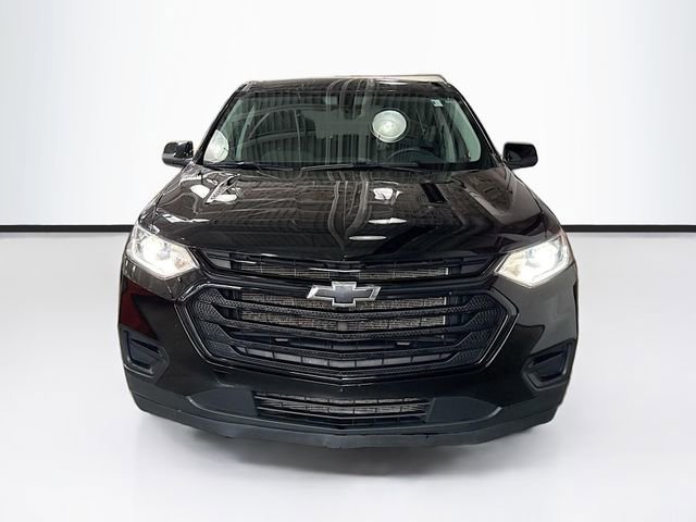 Used 2021 Chevrolet Traverse LS w/ LPO, Black Accent Package FWD image 4