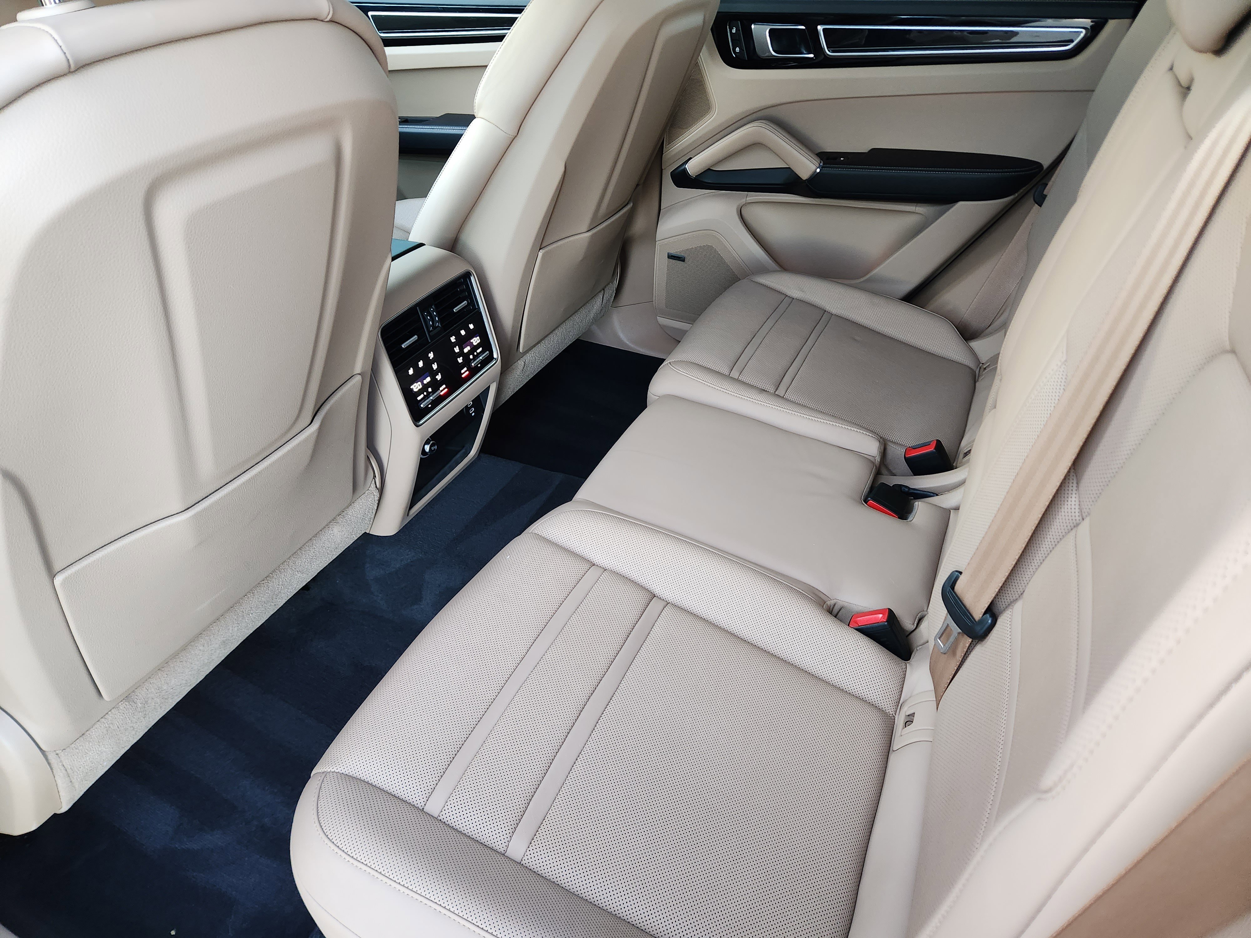 Used 2023 Porsche Cayenne GTS image 30