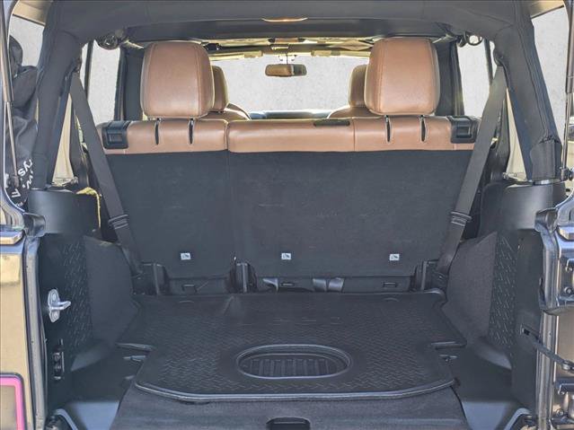 Used 2017 Jeep Wrangler Unlimited Rubicon w/ Connectivity Group AWD/4WD image 6