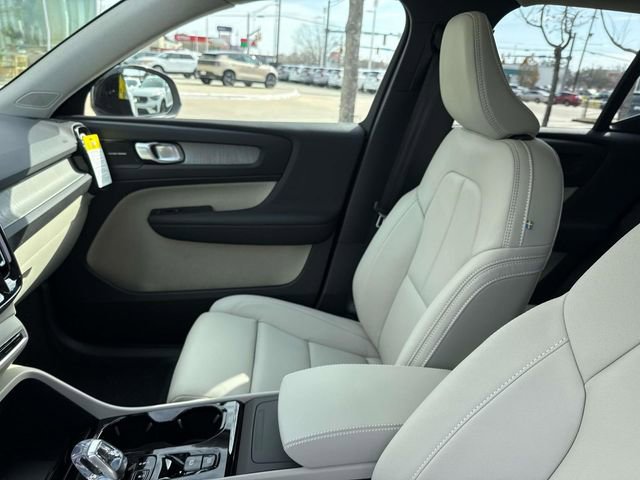 New 2026 Volvo XC40 B5 Ultra image 18