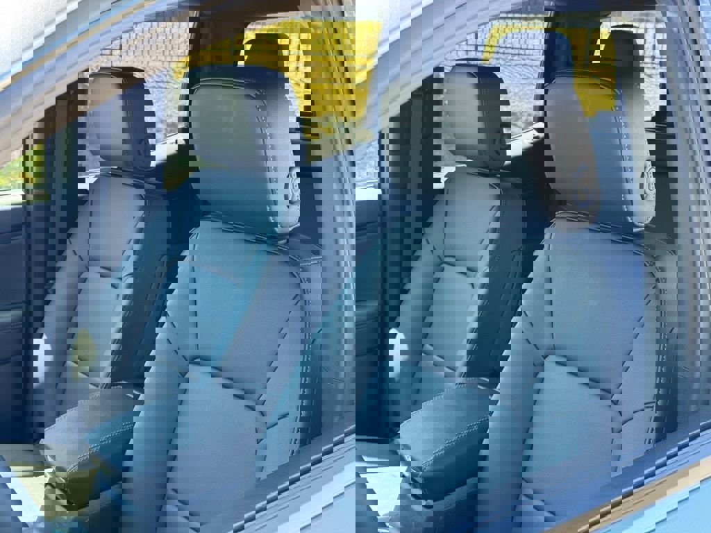 New 2025 GMC Canyon Elevation w/ Convenience Package image 17