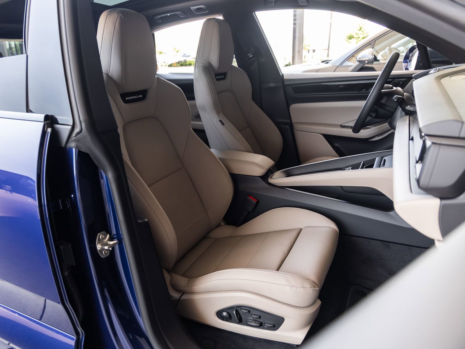 New 2025 Porsche Macan Electric RWD image 43