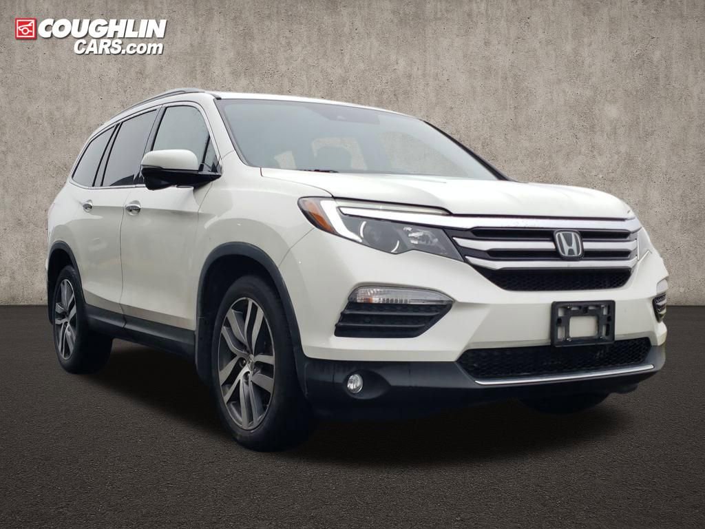Used 2017 Honda Pilot Touring image 1