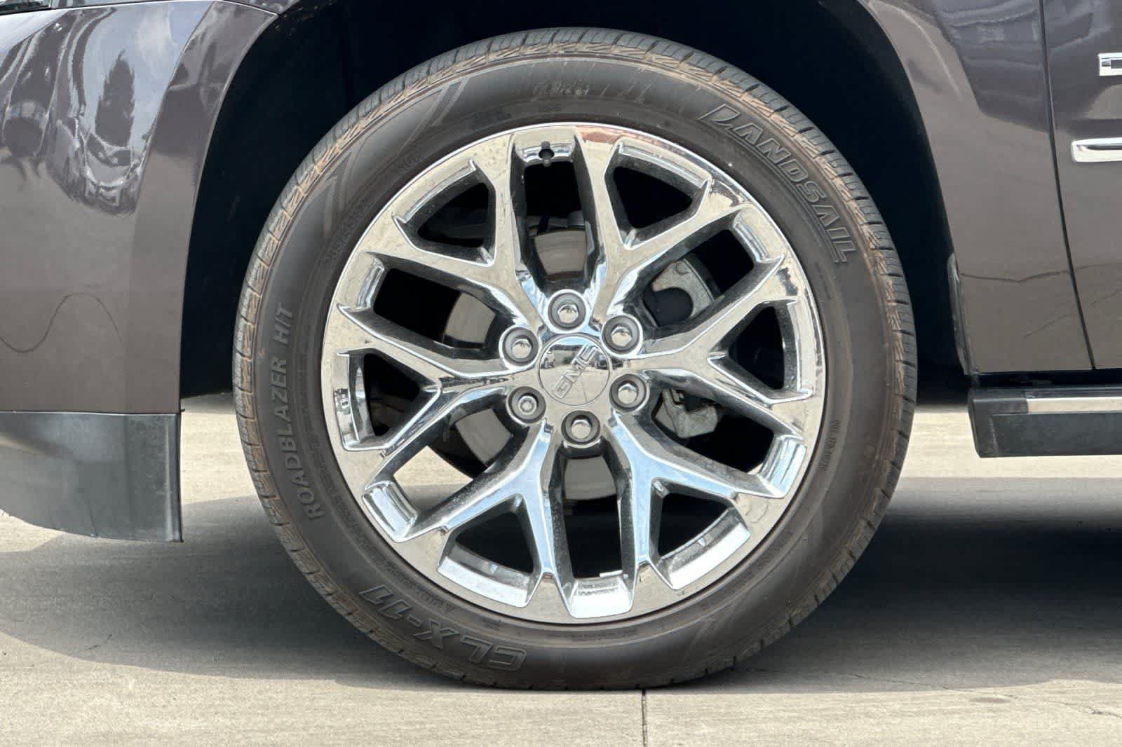 Used 2016 GMC Yukon Denali w/ Open Road Package AWD/4WD image 12