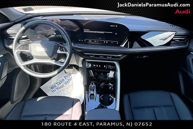 Used 2025 Audi Q5 Premium w/ Convenience Package image 12